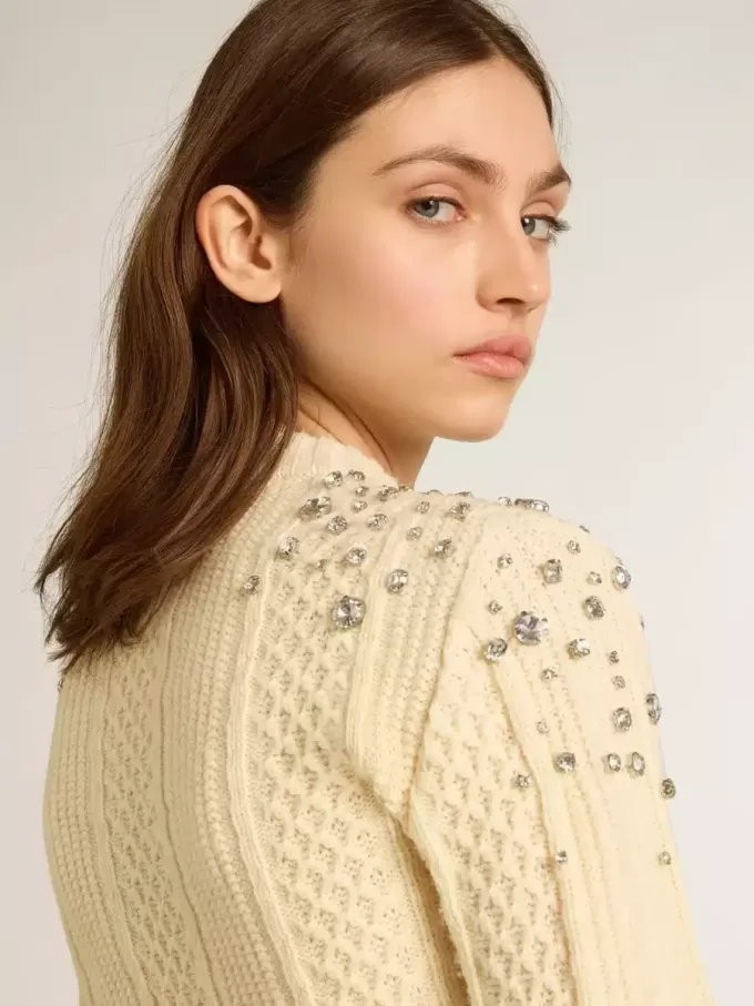 Maglione corto da donna bianco consumato con cristalli decorativi