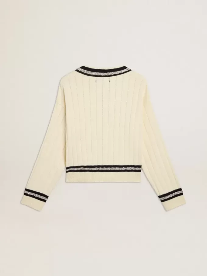 Maglione corto da donna con motivo a trecce, bordi a costine blu e cristalli Maglione corto da donna con motivo a trecce, bordi a costine blu e cristalli