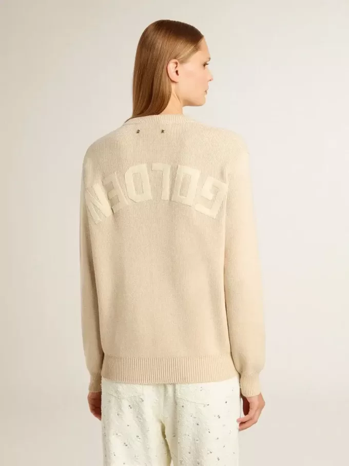 Maglione da donna beige con scritta “Golden” sul retro Maglione da donna beige con scritta “Golden” sul retro