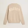 Maglione da donna beige con scritta “Golden” sul retro Maglione da donna beige con scritta “Golden” sul retro