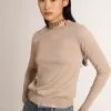 Maglione da donna in lana merino marrone chiaro Maglione da donna in lana merino marrone chiaro