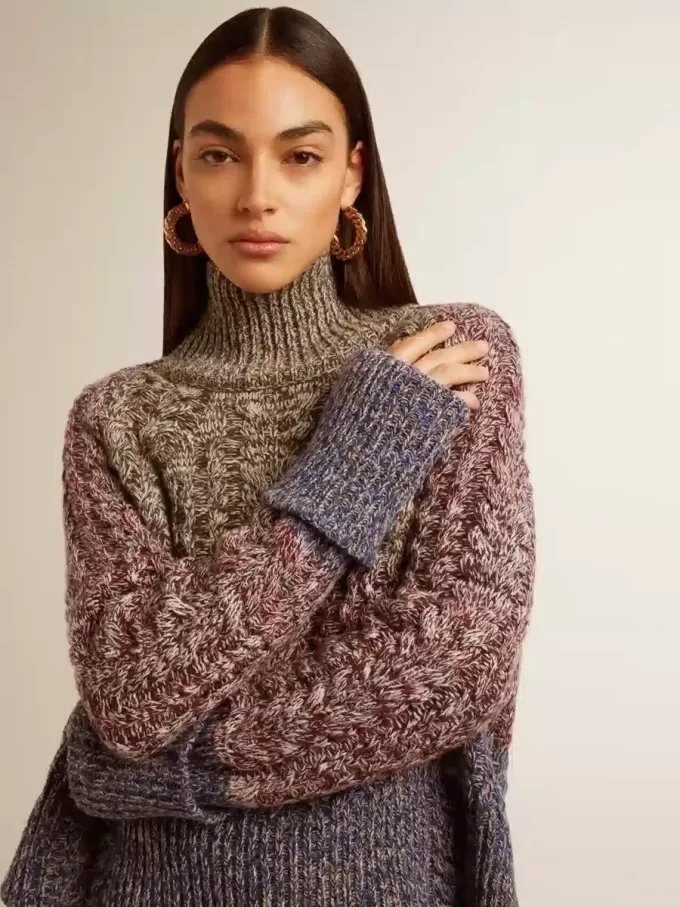 Maglione da donna multicolore a collo alto con filato mouliné Maglione da donna multicolore a collo alto con filato mouliné