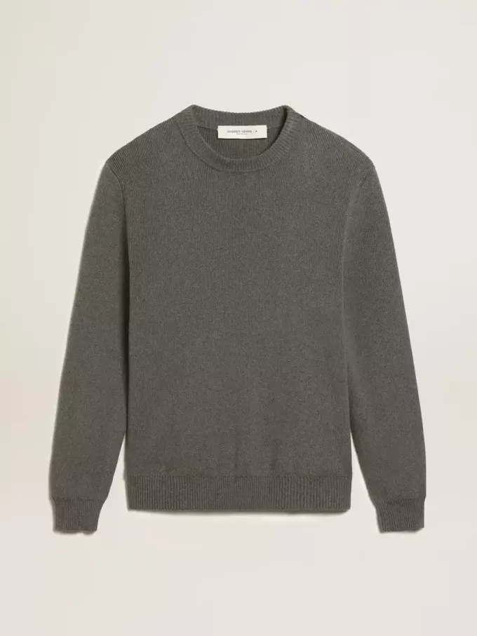 Maglione da uomo a collo rotondo in cotone grigio scuro con logo sul retro Maglione da uomo a collo rotondo in cotone grigio scuro con logo sul retro