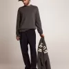 Maglione da uomo a collo rotondo in cotone grigio scuro con logo sul retro Maglione da uomo a collo rotondo in cotone grigio scuro con logo sul retro
