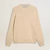 Maglione da uomo beige con collo a giro e scritta “Golden” sul retro Maglione da uomo beige con collo a giro e scritta “Golden” sul retro