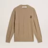 Maglione da uomo beige con logo ricamato Maglione da uomo beige con logo ricamato
