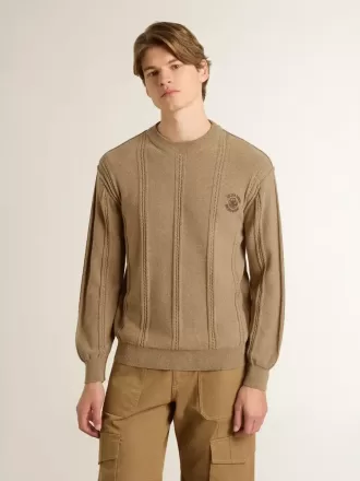 Maglione da uomo beige con logo ricamato Maglione da uomo beige con logo ricamato