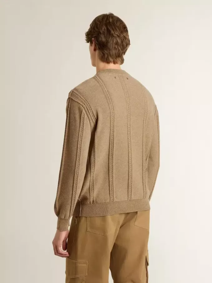 Maglione da uomo beige con logo ricamato Maglione da uomo beige con logo ricamato
