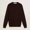 Maglione da uomo marrone con collo a giro e scritta “Golden” sul retro Maglione da uomo marrone con collo a giro e scritta “Golden” sul retro