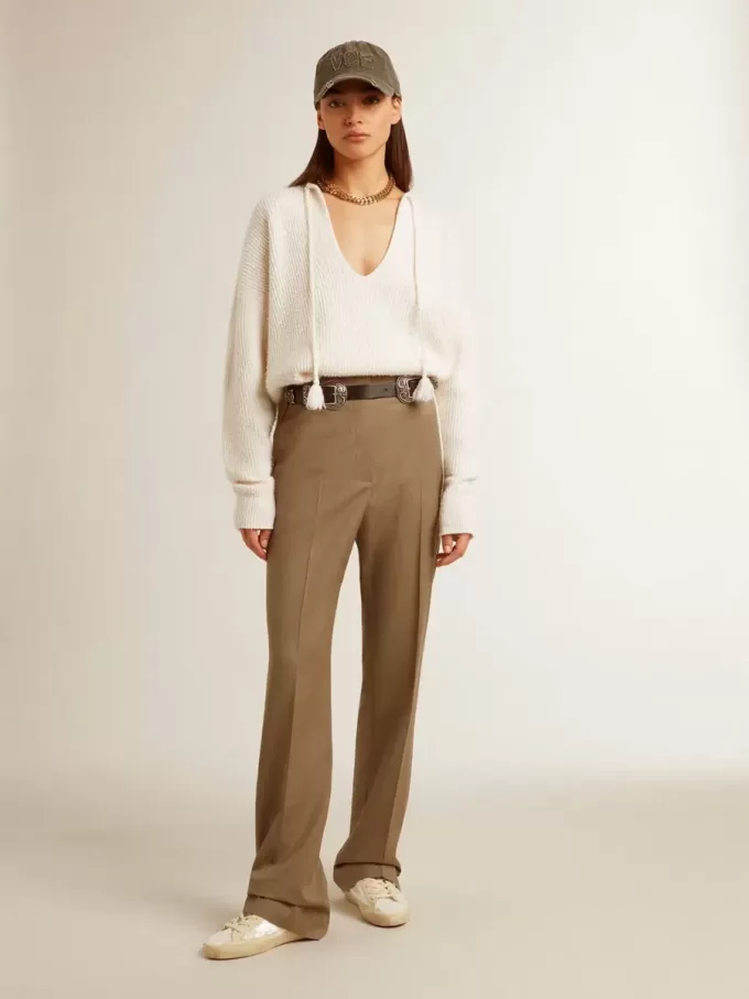 Maglione in lana a coste con scollo a V e coulisse con nappine