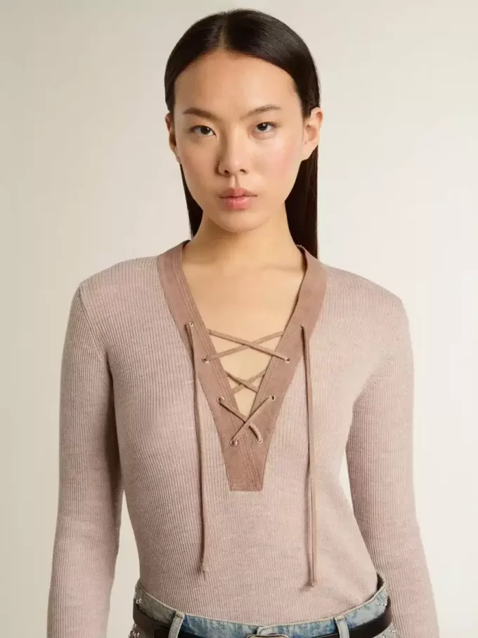 Maglione in lana beige con dettagli in pelle Maglione in lana beige con dettagli in pelle