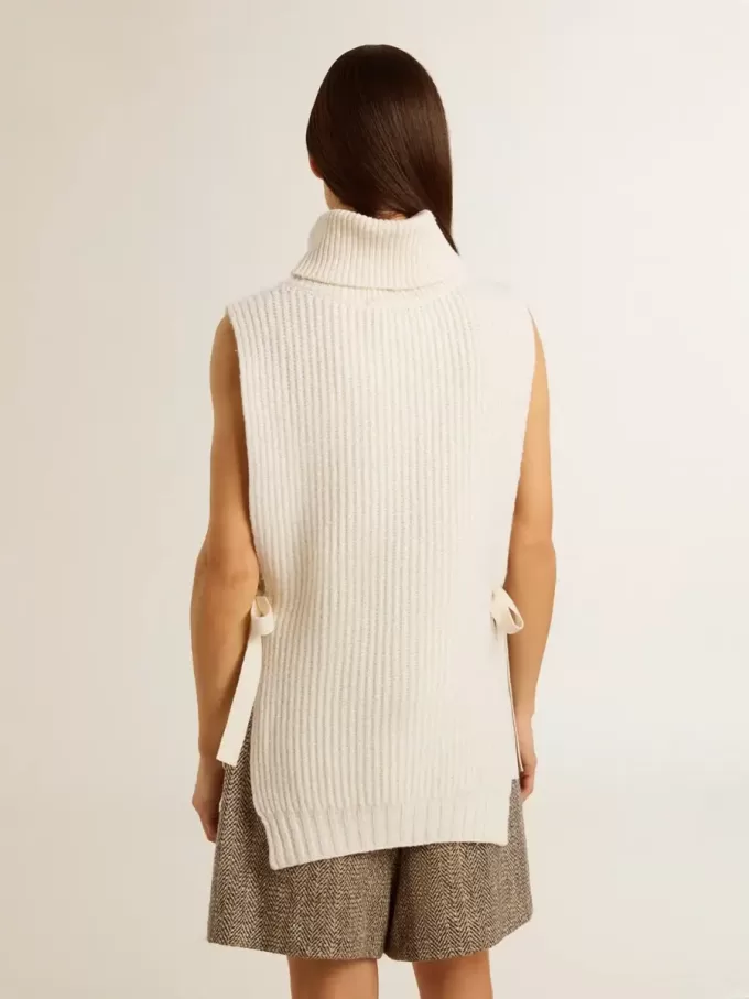 Maglione unisex bianco a collo alto senza maniche in lana a costine Maglione unisex bianco a collo alto senza maniche in lana a costine
