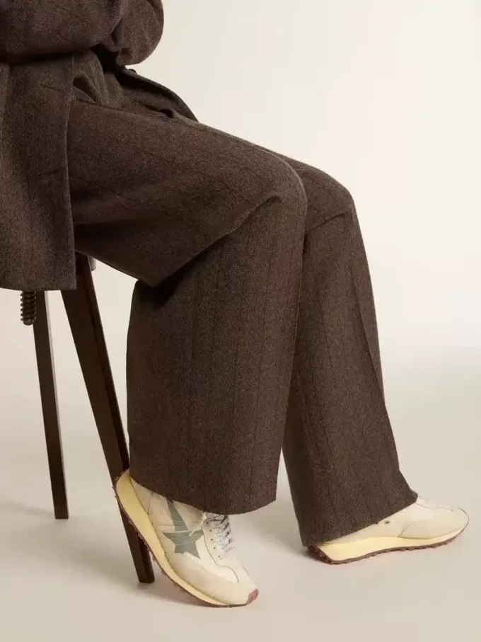 Marathon da donna con tomaia in nylon beige e stella grigia Marathon da donna con tomaia in nylon beige e stella grigia