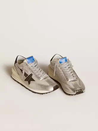 Marathon da donna con tomaia in nylon ripstop argento e stella nera
