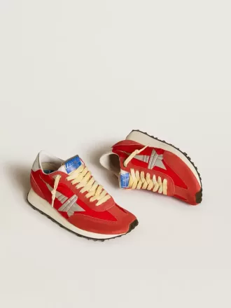 Marathon da donna con tomaia in nylon rosso e stella argentata