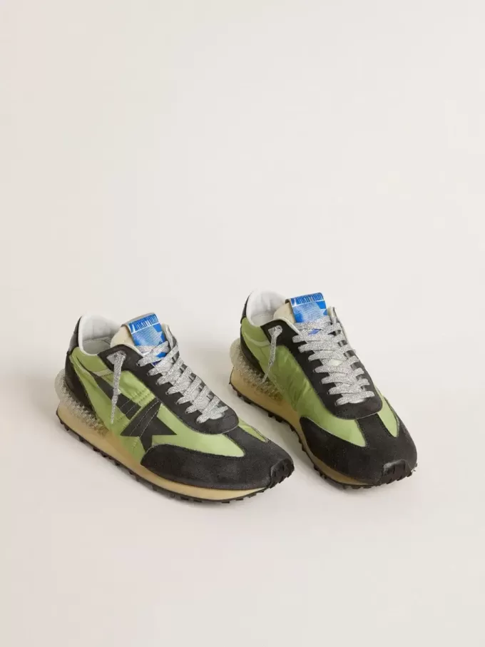 Marathon da donna con tomaia in nylon verde e stella nera Marathon da donna con tomaia in nylon verde e stella nera
