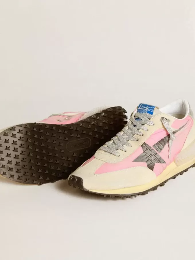 Marathon da donna in nylon rosa e pelle scamosciata beige con stella stampata nera Marathon da donna in nylon rosa e pelle scamosciata beige con stella stampata nera