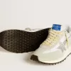 Marathon da uomo con tomaia in nylon bianco e stella argentata Marathon da uomo con tomaia in nylon bianco e stella argentata