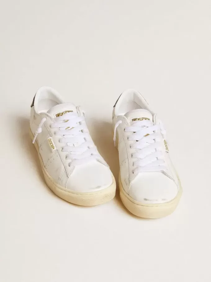 Matchstar da donna in pelle bianca con tallone in pelle blu scuro