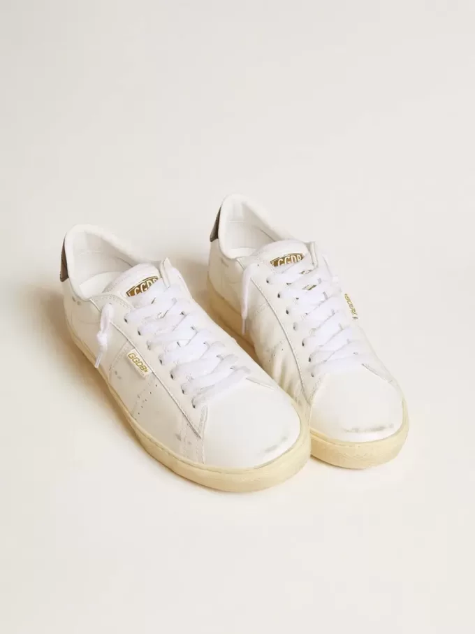 Matchstar in pelle bianca con linguetta sul tallone in pelle blu scuro