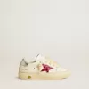 May Teen con stella glitterata fucsia e linguetta sul tallone in pelle laminata May Teen con stella glitterata fucsia e linguetta sul tallone in pelle laminata