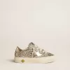 May Teen in glitter platino con stella e linguetta sul tallone in pelle dorata May Teen in glitter platino con stella e linguetta sul tallone in pelle dorata
