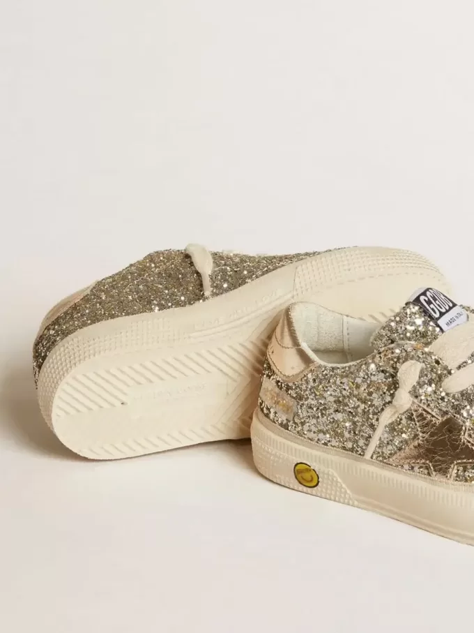 May Teen in glitter platino con stella e linguetta sul tallone in pelle dorata May Teen in glitter platino con stella e linguetta sul tallone in pelle dorata