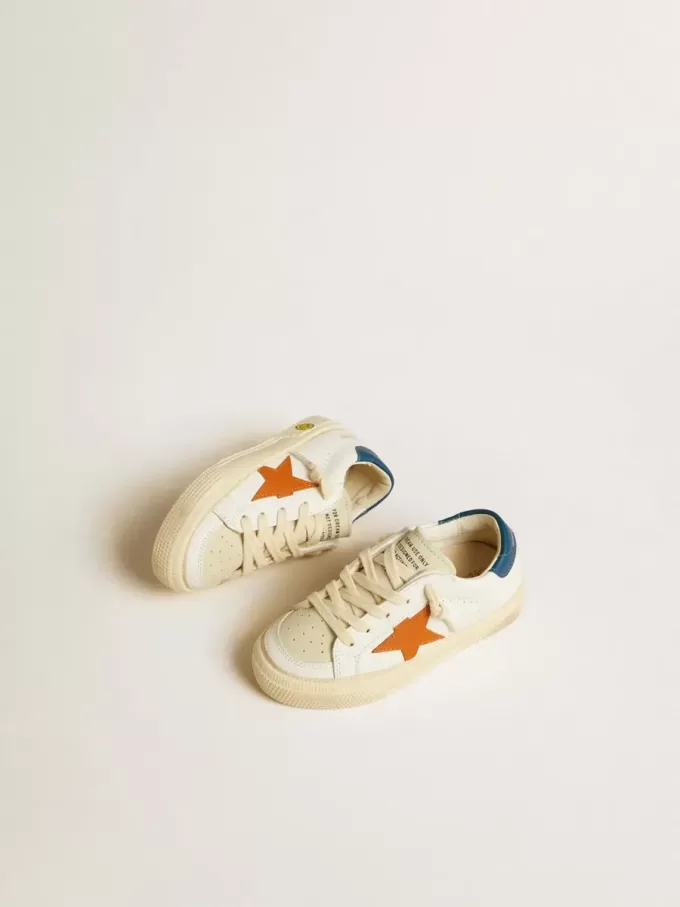 May Teen in nabuk con stella arancione e linguetta blu sul tallone
