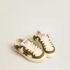 May Teen in pelle bianca e verde militare
