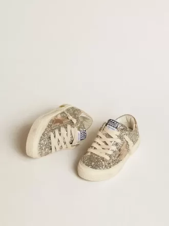 May Young in glitter platino con stella e linguetta sul tallone in pelle metallizzata