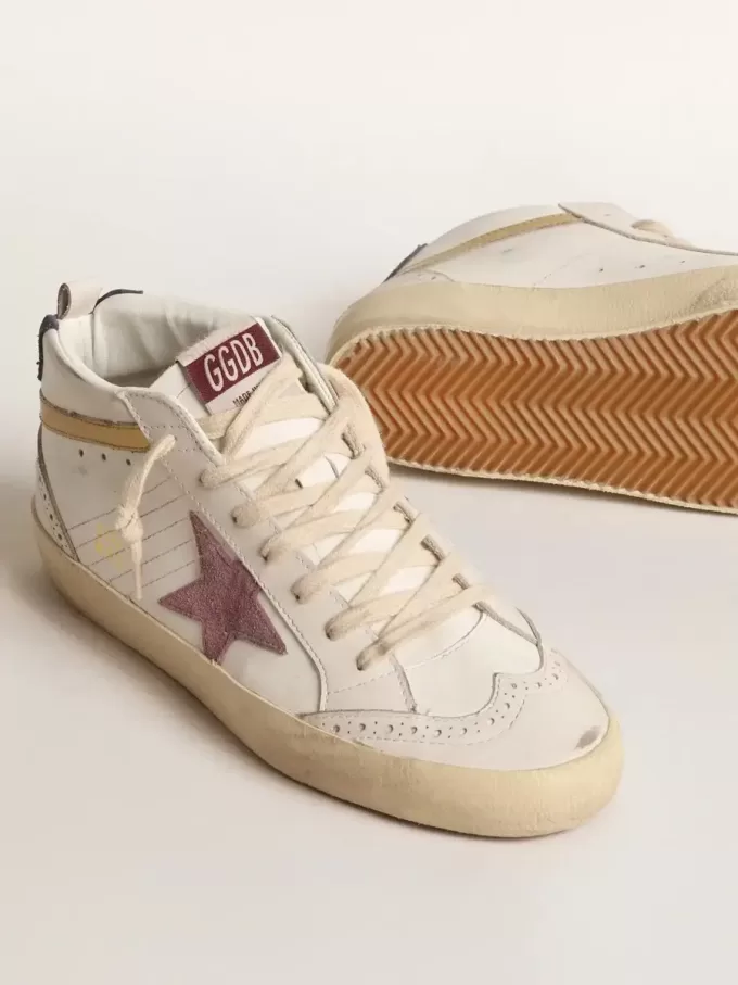 Mid Star con stella in pelle scamosciata rosa e dettagli in pelle metallizzata dorata Mid Star con stella in pelle scamosciata rosa e dettagli in pelle metallizzata dorata