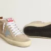 Mid Star da uomo in pelle scamosciata beige con stella e linguetta sul tallone in pelle blu polvere Mid Star da uomo in pelle scamosciata beige con stella e linguetta sul tallone in pelle blu polvere