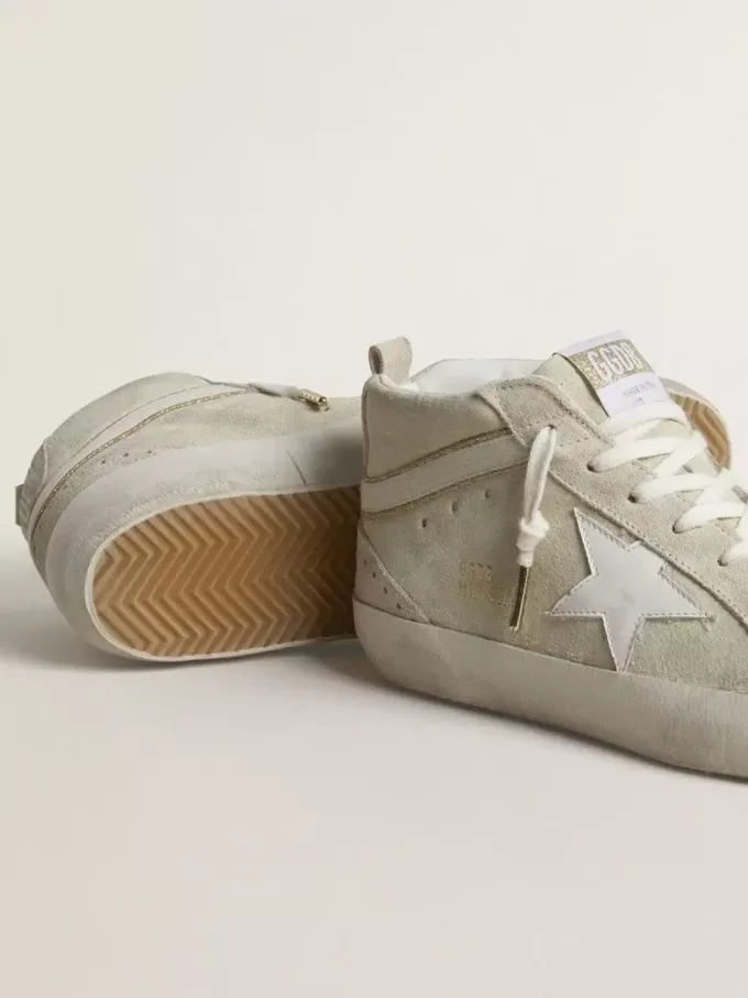 Mid Star in pelle scamosciata grigio chiaro con stella in pelle bianca Mid Star in pelle scamosciata grigio chiaro con stella in pelle bianca