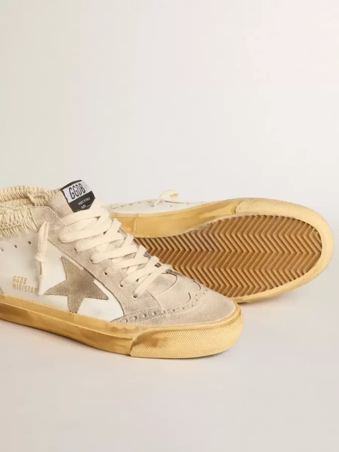 Mid Star LTD con stella in pelle scamosciata perlata e linguetta sul tallone in maglia beige