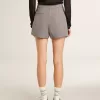 Mini shorts da donna in lana pied-de-poule grigio