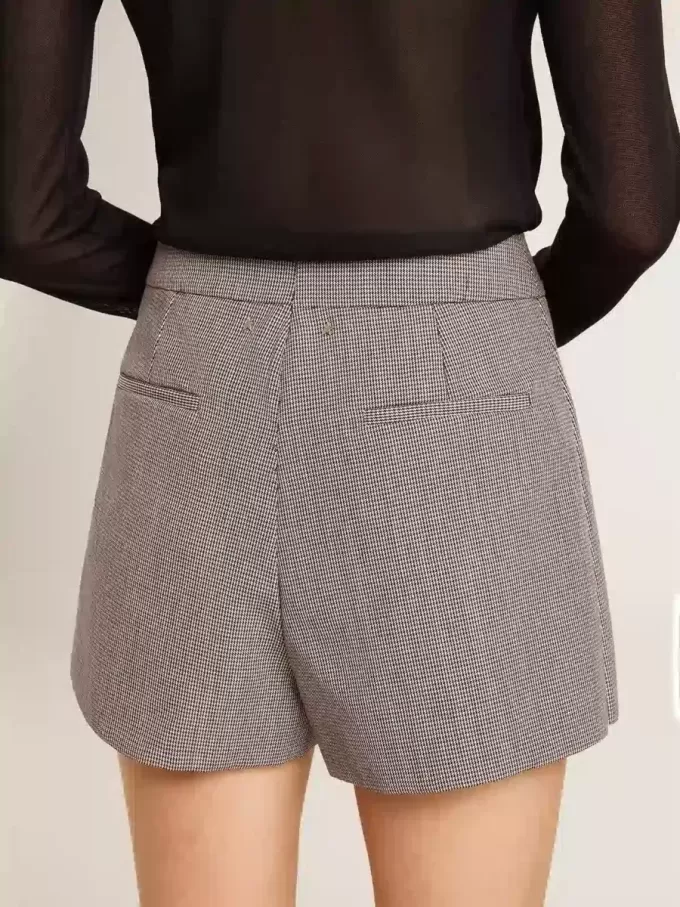 Mini shorts da donna in lana pied-de-poule grigio
