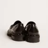 Mocassini da donna chunky in pelle nera con borchie Mocassini da donna chunky in pelle nera con borchie