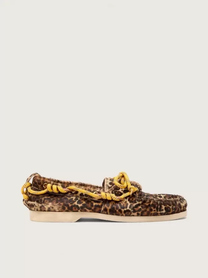 Mocassino Cruise da donna in pelle di pony con stampa leopardata e lacci da trekking gialli Mocassino Cruise da donna in pelle di pony con stampa leopardata e lacci da trekking gialli