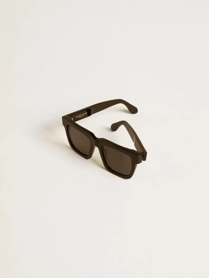 Occhiali da sole Jamie di forma quadrata con montatura nera e logo dorato Occhiali da sole Jamie di forma quadrata con montatura nera e logo dorato
