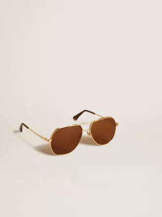 Occhiali da sole stile aviator con montatura dorata e lenti marroni