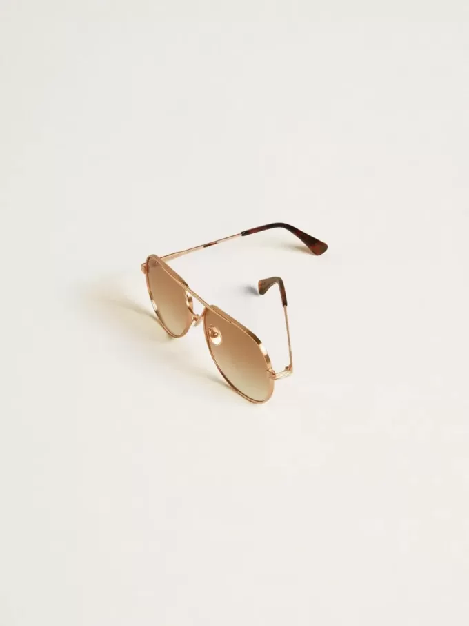 Occhiali da sole stile aviator con montatura oro rosa e lenti color miele Occhiali da sole stile aviator con montatura oro rosa e lenti color miele
