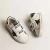 Old School Young con stella in pelle metallizzata e linguetta nera sul tallone
