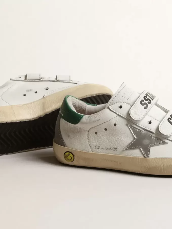 Old School Young con stella in pelle metallizzata e linguetta verde sul tallone Old School Young con stella in pelle metallizzata e linguetta verde sul tallone