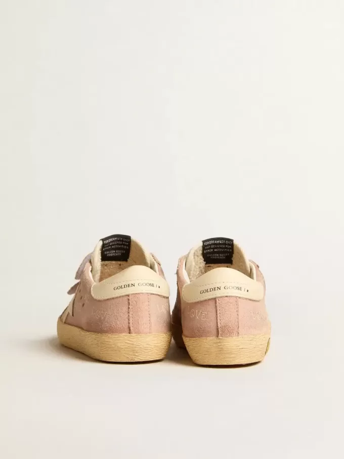 Old School Young in pelle scamosciata rosa con stella e linguetta sul tallone in pelle color crema Old School Young in pelle scamosciata rosa con stella e linguetta sul tallone in pelle color crema