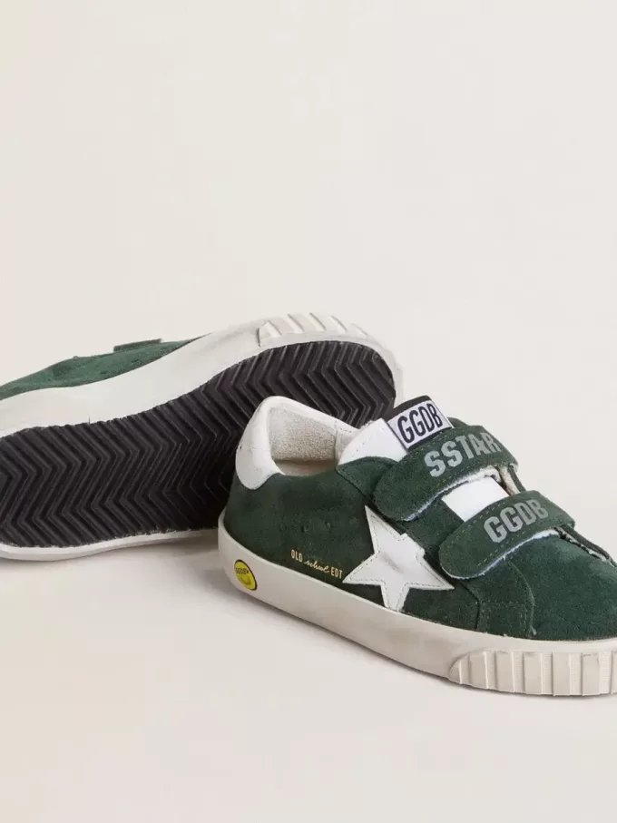 Old School Young in pelle scamosciata verde con stella e linguetta sul tallone in pelle bianca Old School Young in pelle scamosciata verde con stella e linguetta sul tallone in pelle bianca