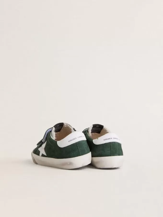 Old School Young in pelle scamosciata verde con stella e linguetta sul tallone in pelle bianca Old School Young in pelle scamosciata verde con stella e linguetta sul tallone in pelle bianca