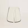 Pantaloncini bianchi da bambino con logo ricamato