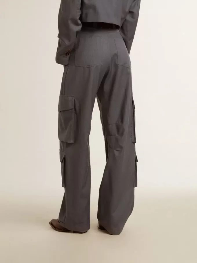 Pantaloni cargo da donna in lana azzurro Pantaloni cargo da donna in lana azzurro