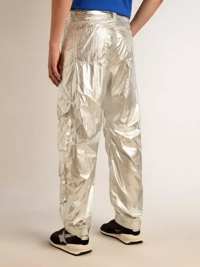 Pantaloni cargo da uomo in tessuto tecnico argento Pantaloni cargo da uomo in tessuto tecnico argento
