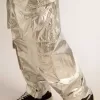Pantaloni cargo da uomo in tessuto tecnico argento Pantaloni cargo da uomo in tessuto tecnico argento